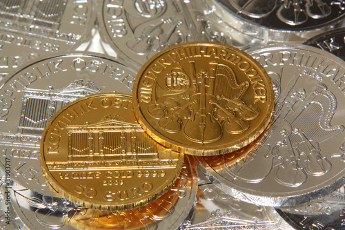 Silber- und Goldmünzen