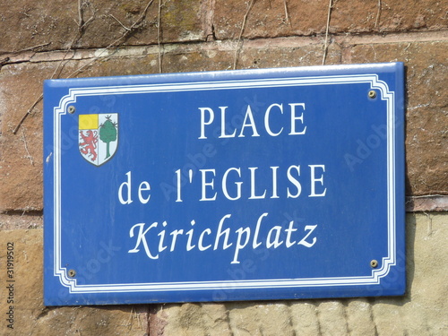 Plaque de rue bilingue