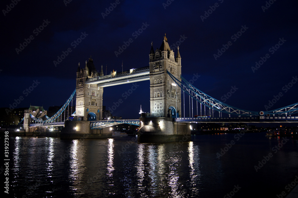 Obraz premium Tower Bridge in London