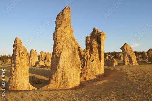 Pinnacle desert, Nambung NP, Western Australia i