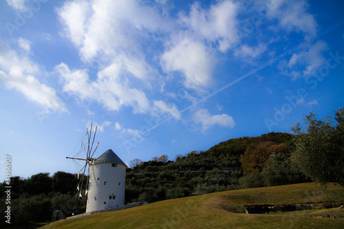 丘の風車