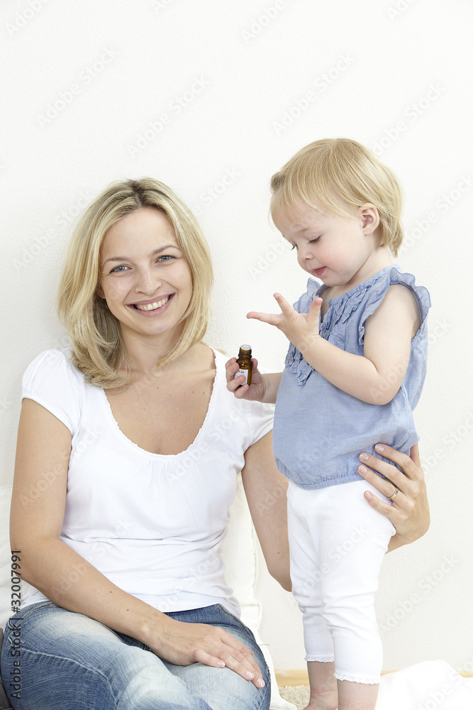 mutter und tochter mit globuli mutter und tochter mit globuli