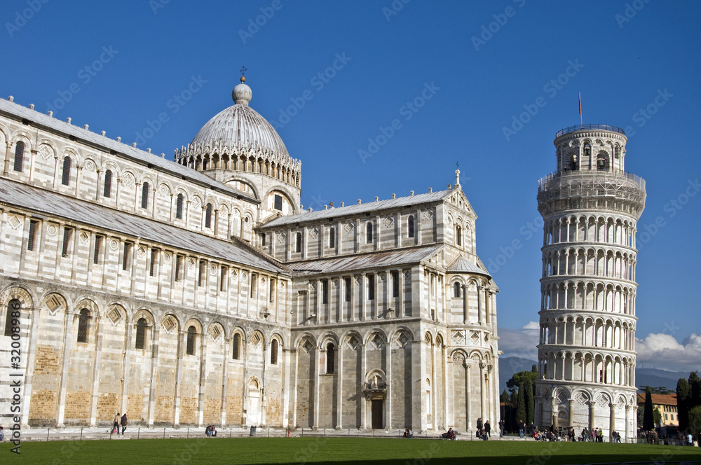 Veduta Piazza dei Miracoli e Torre di Pisa