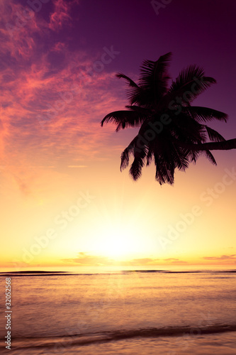 Seychelles couché de soleil © Beboy