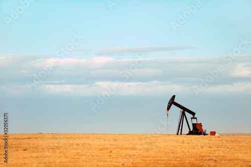 Working oil pump on Nebraska Great Plains