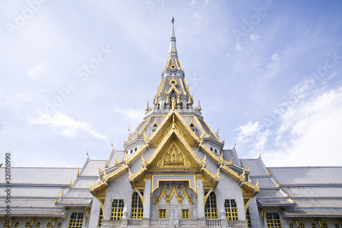 thai temple gold roof © kuponjabah