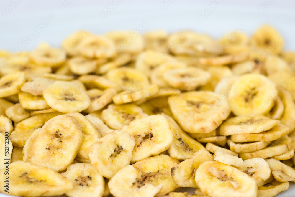 Dried banana slices