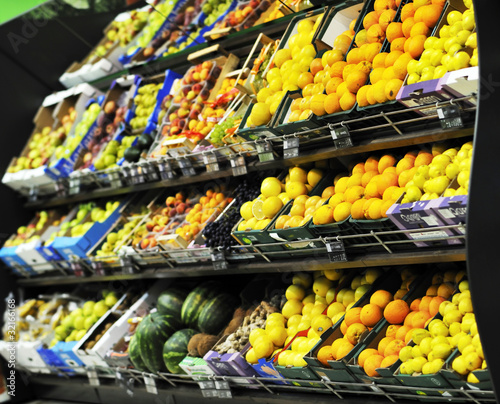 fresh fruits and vegetables in supe market