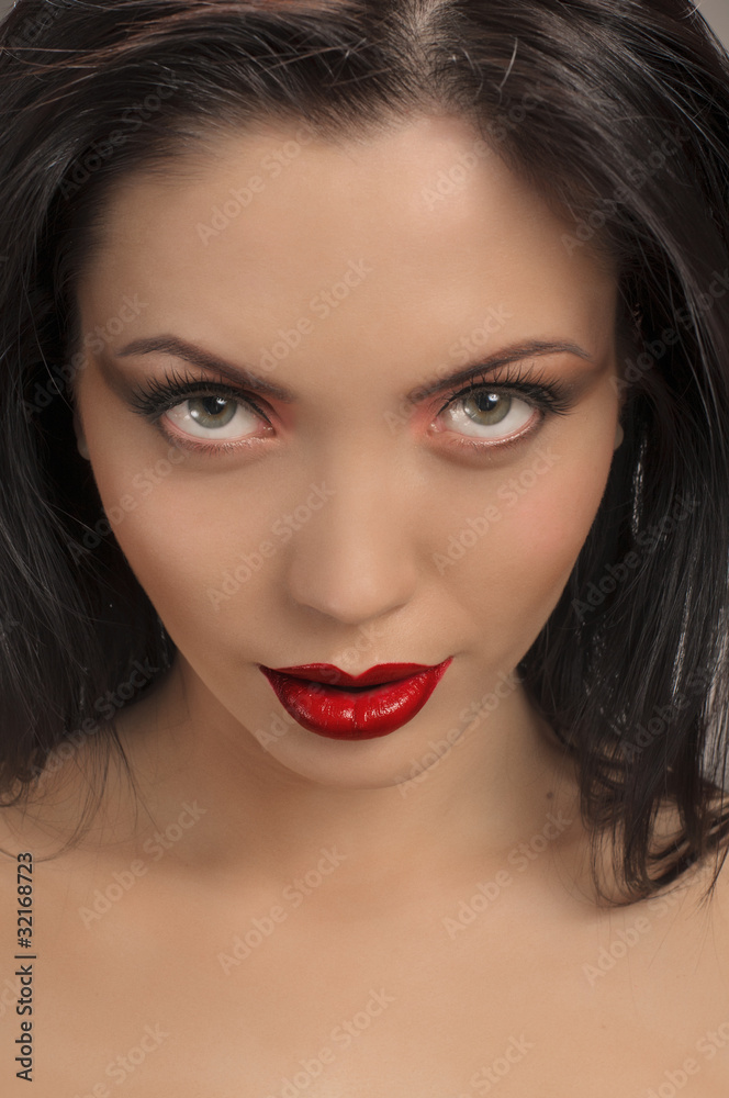 alluring lips alluring lips