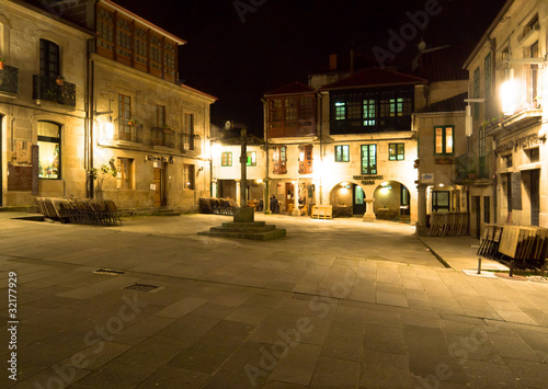 Square de la Leña in Pontevedra city at night