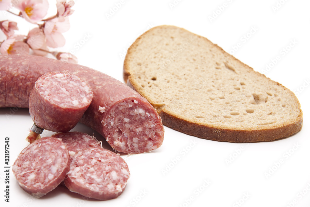 Knoblauchsalami mit Brot