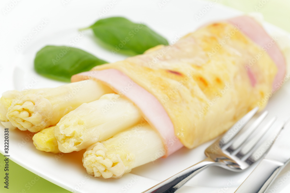 Spargel mit Schinken und Käse überbacken Spargel mit Schinken und Käse überbacken