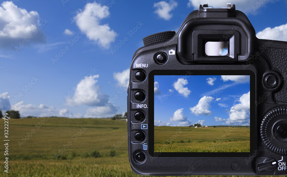 Digital camera capturing Digital camera capturing
