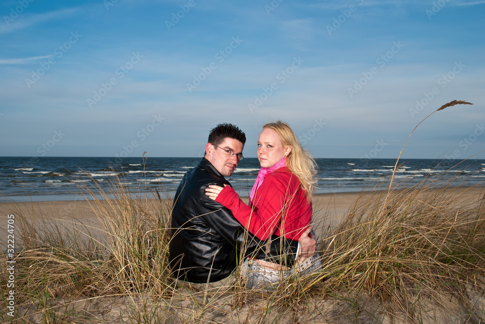 Fototapeta premium Paar in den Dünen