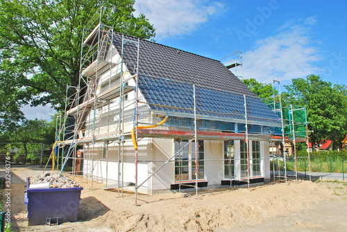 Rohbau mit Gerüst