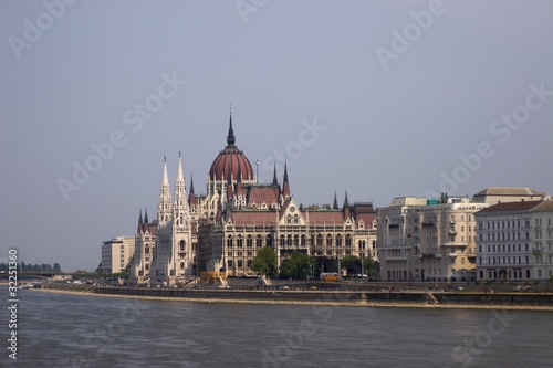 Budapeszt - widok Parlamentu © fadamson