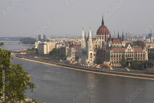 Budapeszt - widok Parlamentu ze Wzgórza Zamkowego