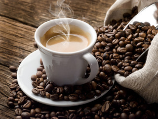 Küchenrückwand glas motiv Kaffee und Kaffeebohnen heißer Kaffee - dampfender Kaffee  © Marco Mayer