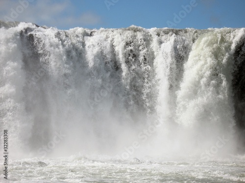 Wasserfall - Tosende Wasser