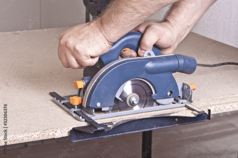 Carpenter with circular saw