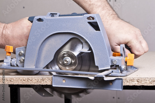 Carpenter with circular saw