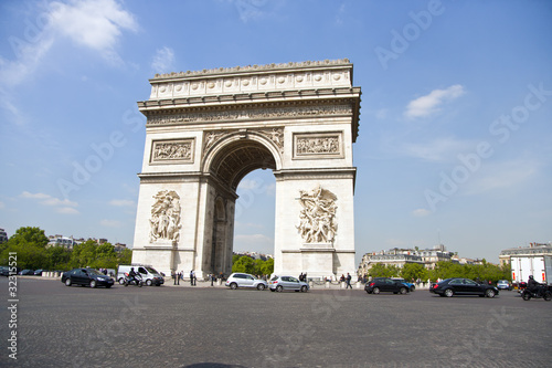 arc de triomphe paris triumph © antonio sena