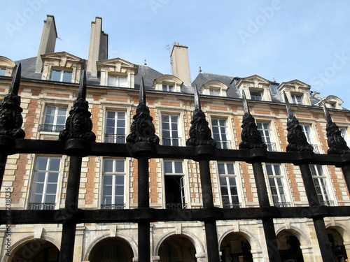 place des Voges Paris photo