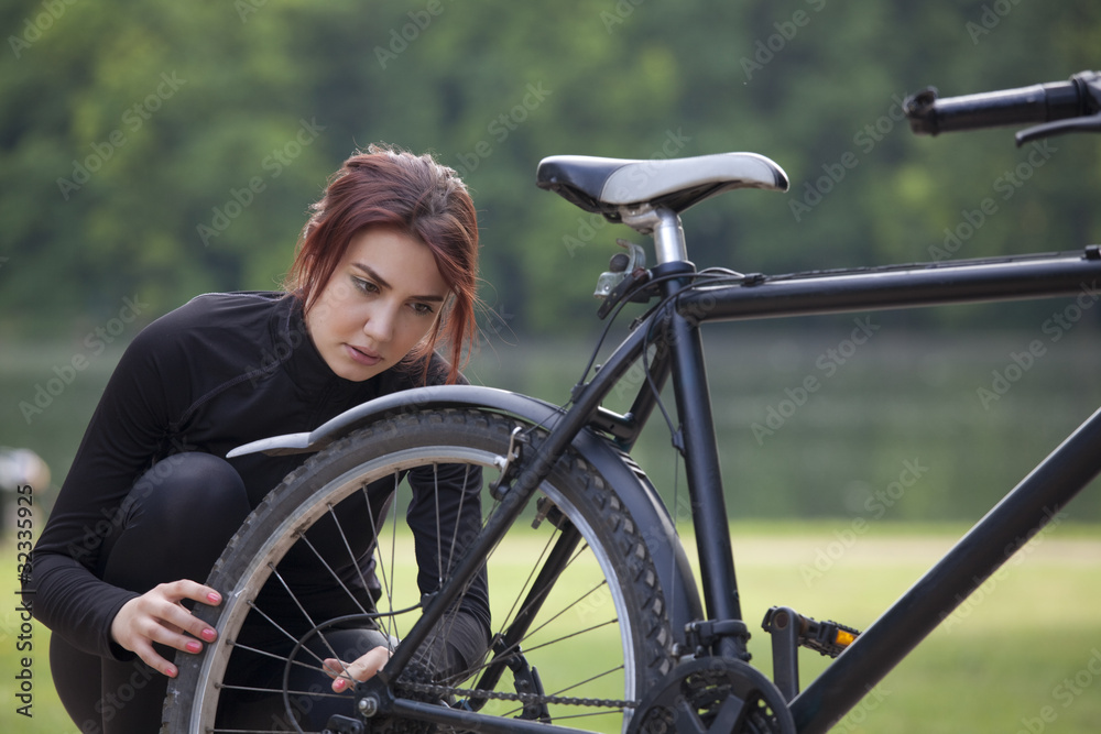 Fototapeta premium mountain bike trouble
