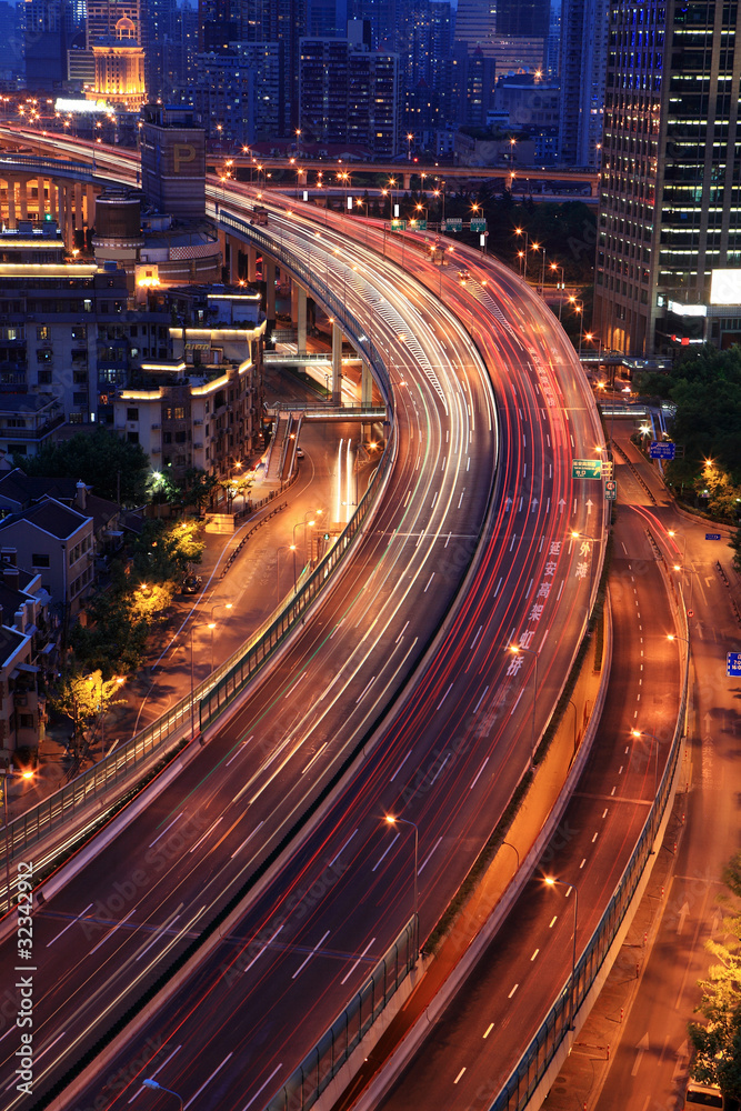 Obraz premium traffic in city at night