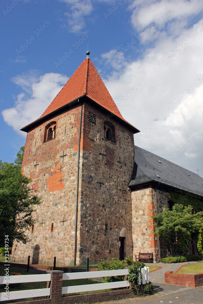 Fototapeta premium St. Georg-Kirche in Sottrum (Niedersachsen)