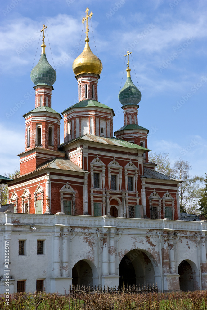 Fototapeta premium Новодевичий монастырь в Москве.