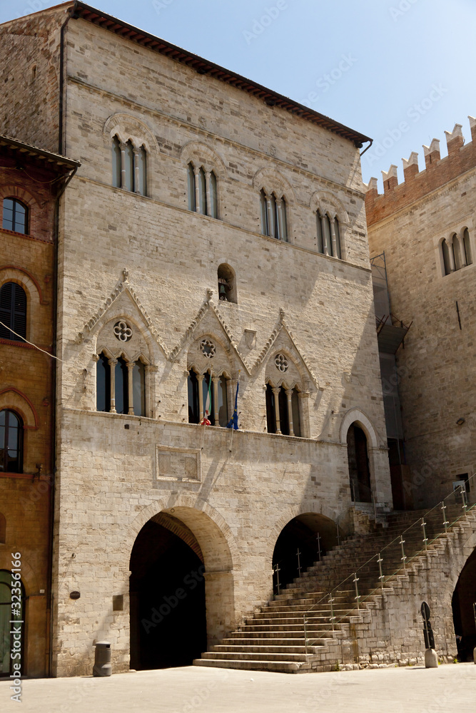 Palazzo del Capitano; Todi; piazza del Popolo; Umbria