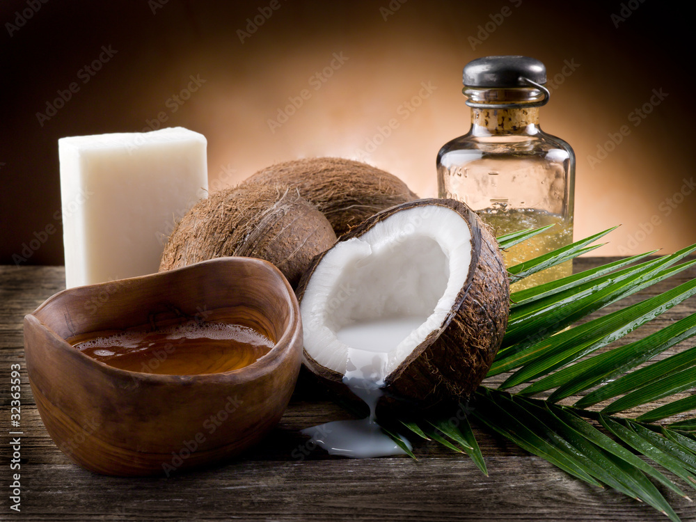 natural coconut walnut oil and soap - obrazy, fototapety, plakaty 