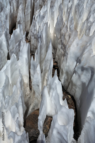 Les pénitents : (formation neigeuse typique d'amerique du sud) photo