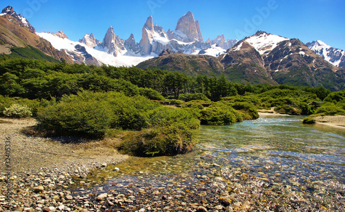 Obraz na płótnie Naturlandschaft mit Fitz Roy in Argentinien, Südamerika. w salonie