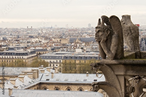Notre Dame de Paris: Chimera overlooking the skyline © Pavel Kirichenko