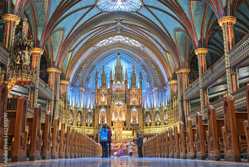 Obraz na płótnie The Notre-Dame Basilica in Montreal