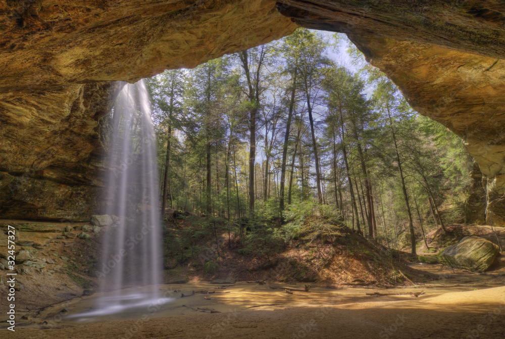 Fototapeta premium Ash Cave in Hocking HIlls Ohio
