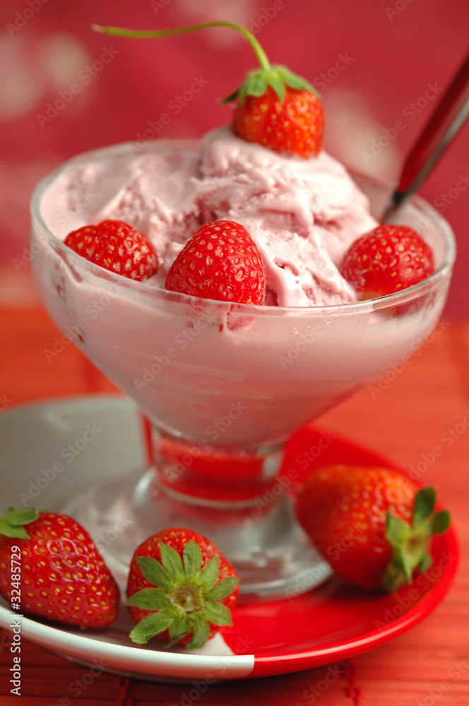 Strawberry mousse - Mousse di fragola Strawberry mousse - Mousse di fragola