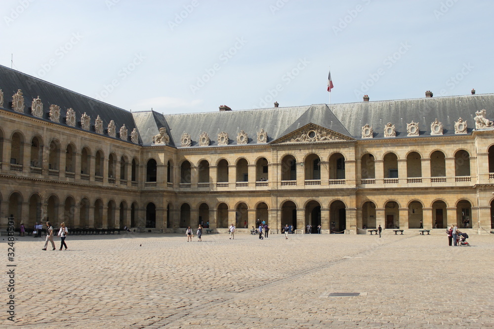 Fototapeta premium Cour d'Honneur des Invalides à Paris