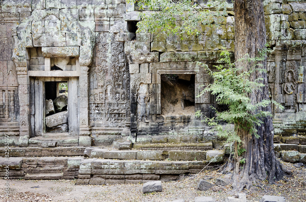 Fototapeta premium angkor wat temple near siem reap cambodia