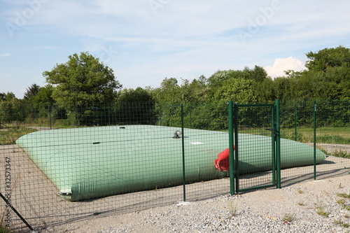 Obraz na plátně Expandable Rural Water Storage Balloon Tank