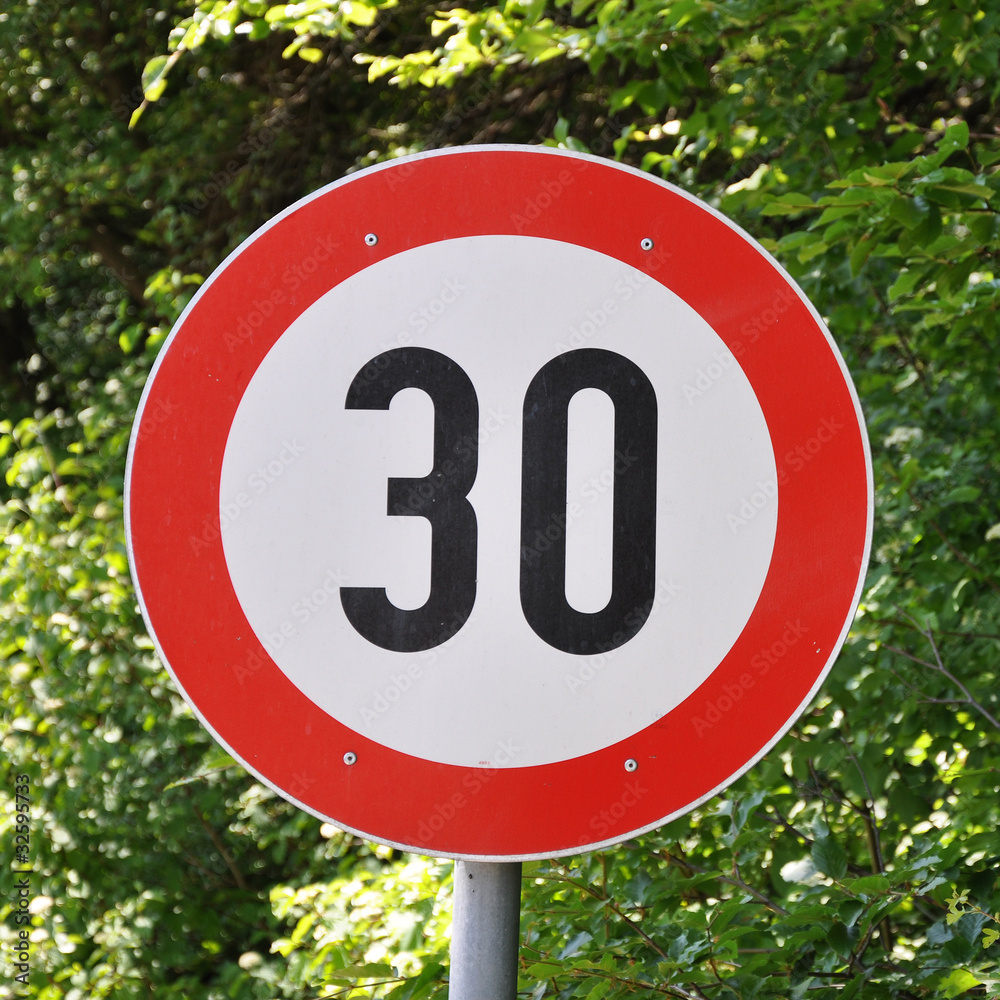 dreissig stundenkilometer