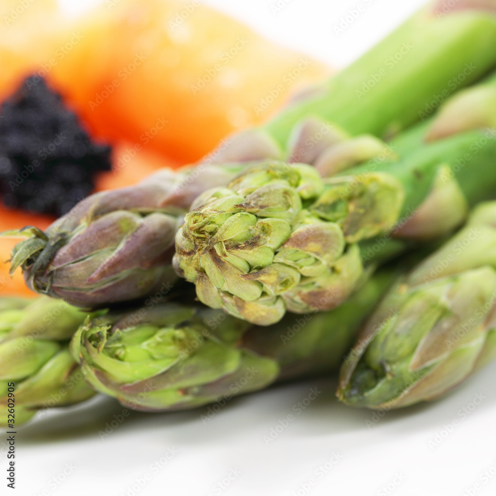 Obraz premium grüner Spargel