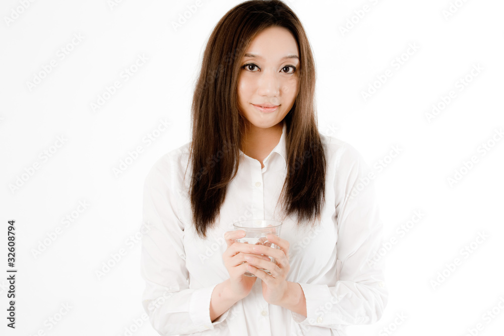 水を飲む女性社員 水を飲む女性社員
