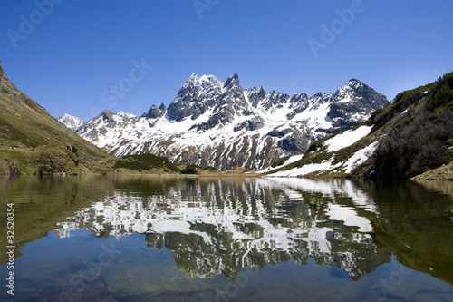 Spiegelung im Bergsee