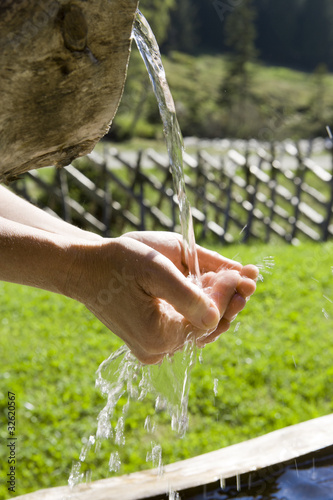 Erfrischung mit Bergwasser