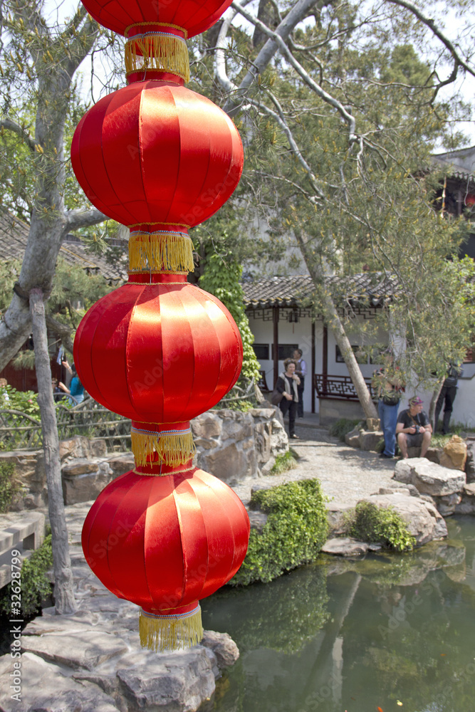Obraz premium Red lantern in asian garden
