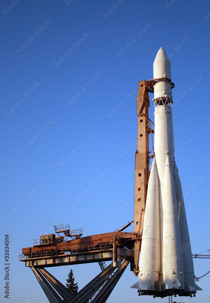 Obraz premium The space rocket is prepared for start