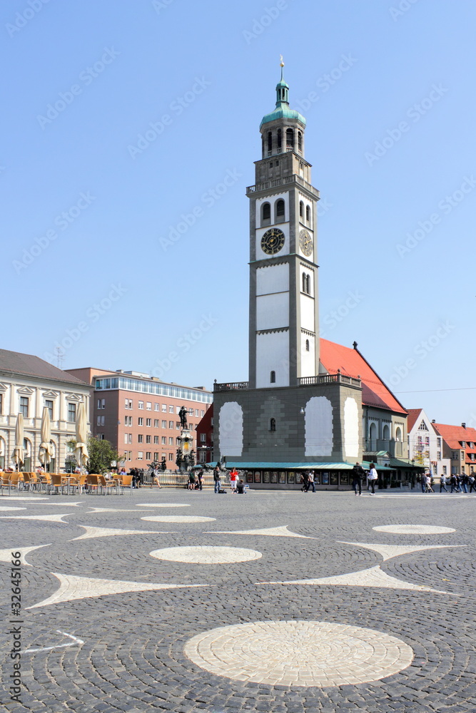 Rathausplatz mit Perlachturm